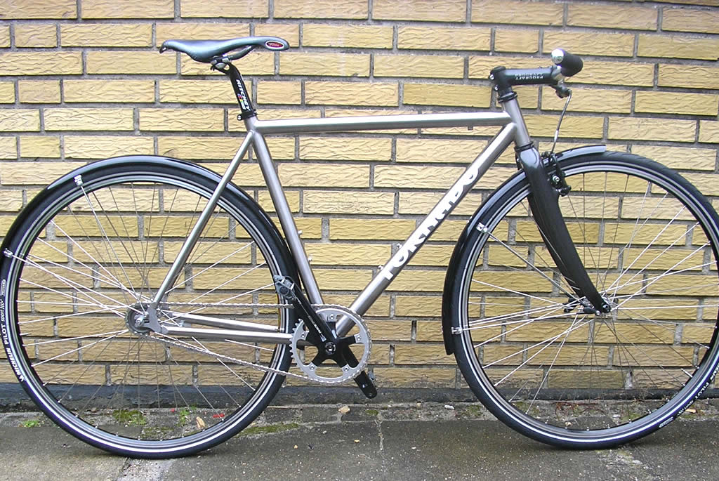 Titanium fixie bike frame